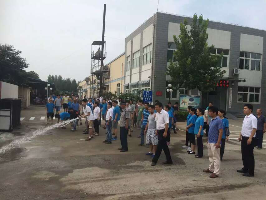 公司组织开展全体员工消防演练